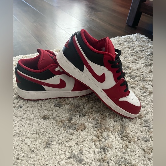 Jordan 1 shoes - Picture 1 of 5